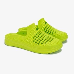 LUSSO Scenario cloud slide in the color Volley Yellow